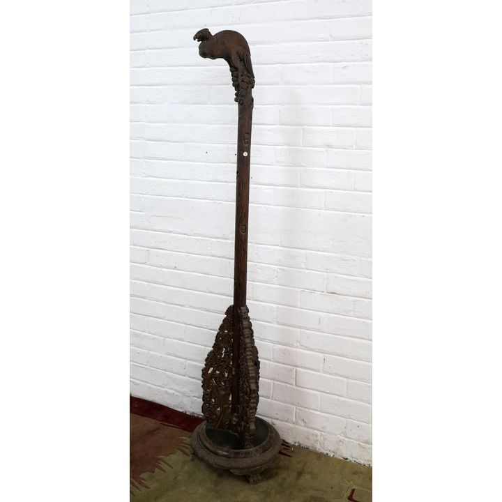 ORIENTAL CARVED LAMP STAND