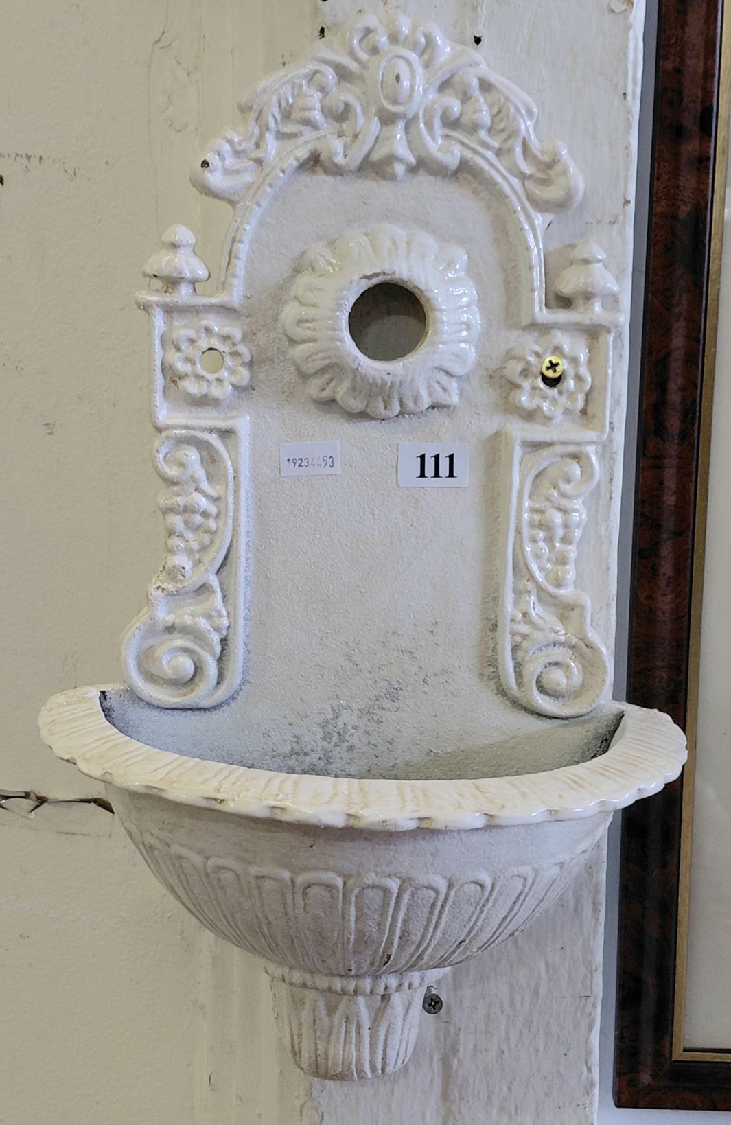 111 · WALL MOUNTED FOUNTAIN