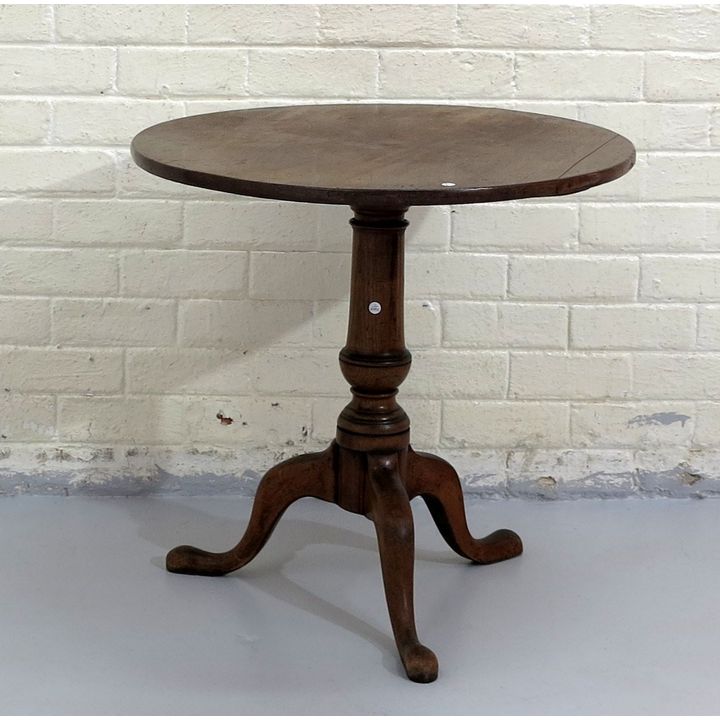 19TH CENTURY OAK TRIPOD TABLE