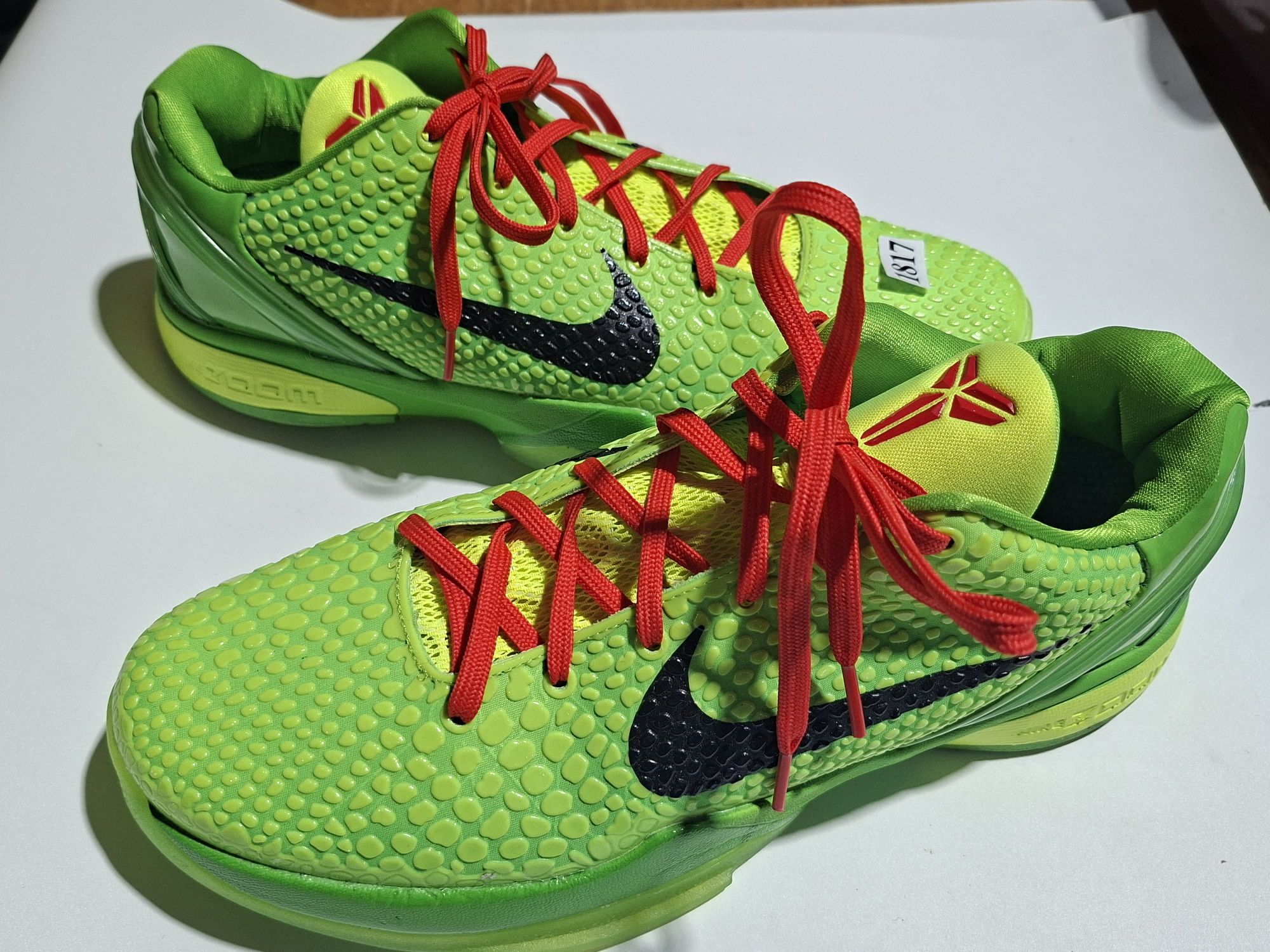Kobe Bryant 'Grinch' Sneakers