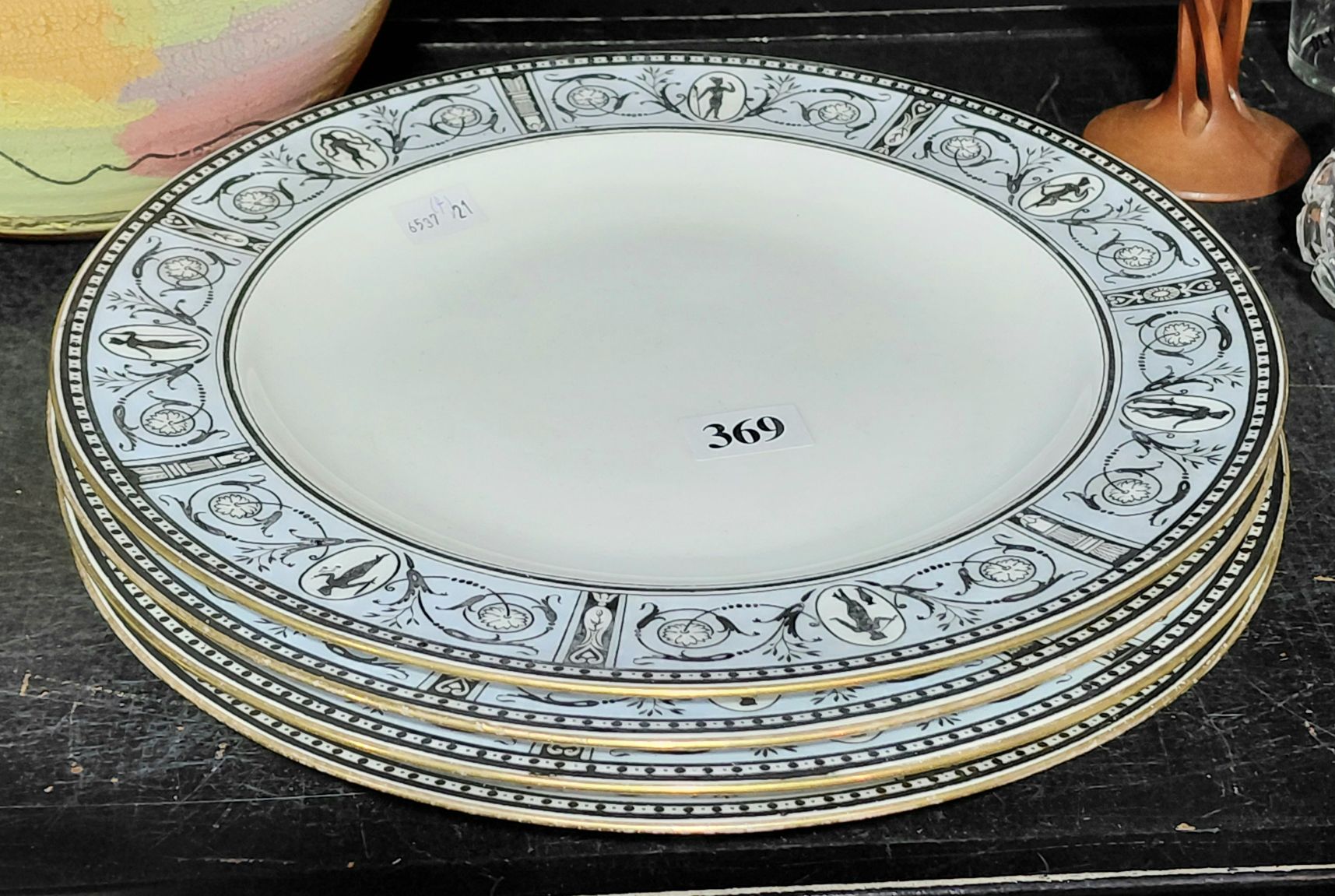 WEDGWOOD DINNER PLATES