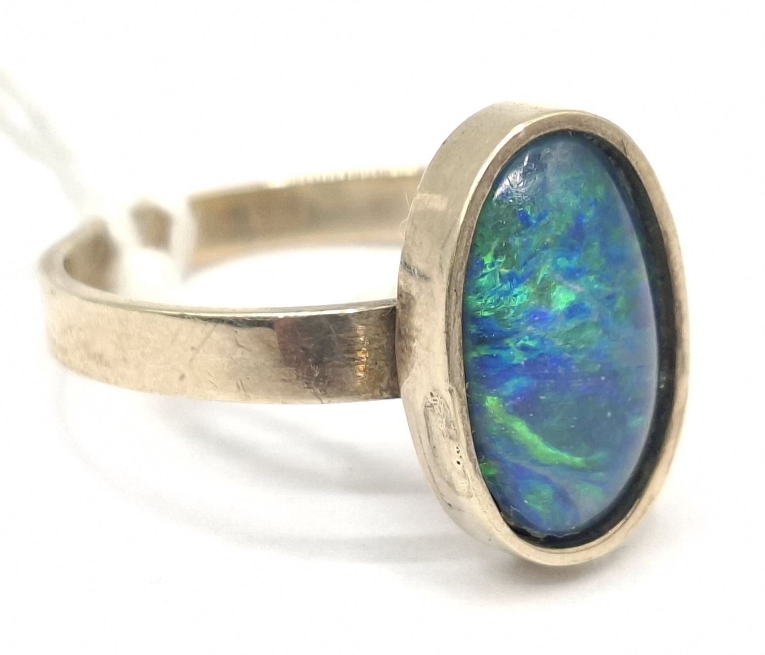 8ct Gold Opal Ring