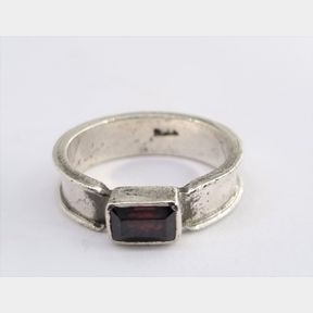 STERLING SILVER RING WITH BLACK STONE 3G - 50691/69