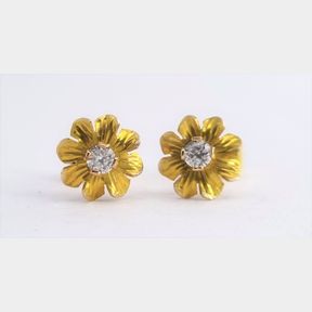 YELLOW GOLD FLOWER EARRINGS WITH CUBICS - 51620/082