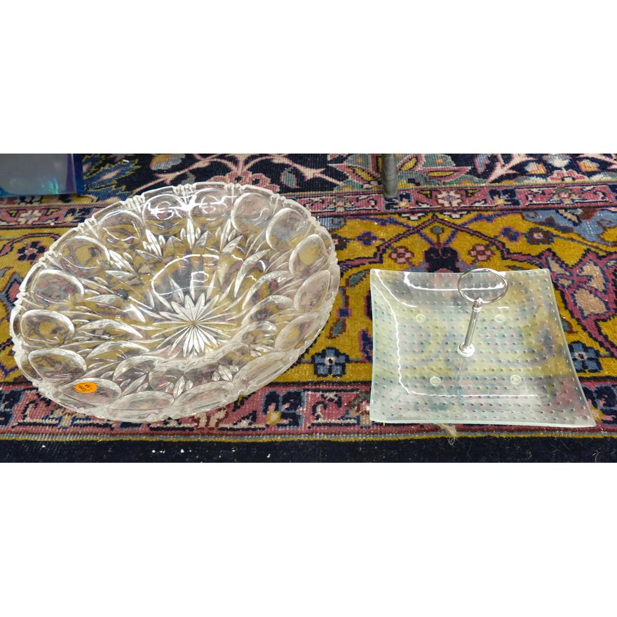 2pc Glass Bowl and Tray 8'' to 13''
