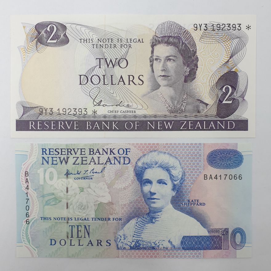 NZ Notes - inc. Star Note (x2)