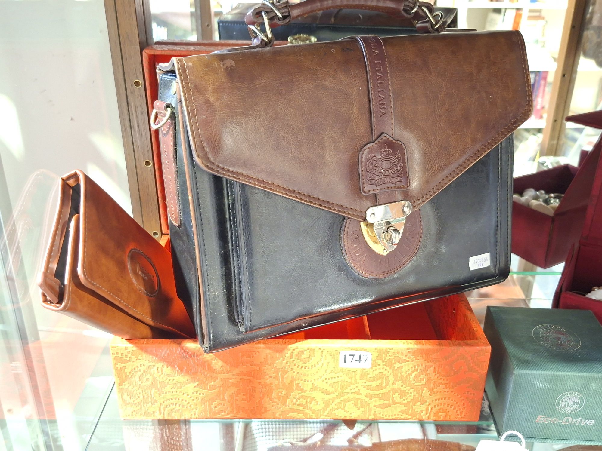 Moda' Italian Leather Handbag