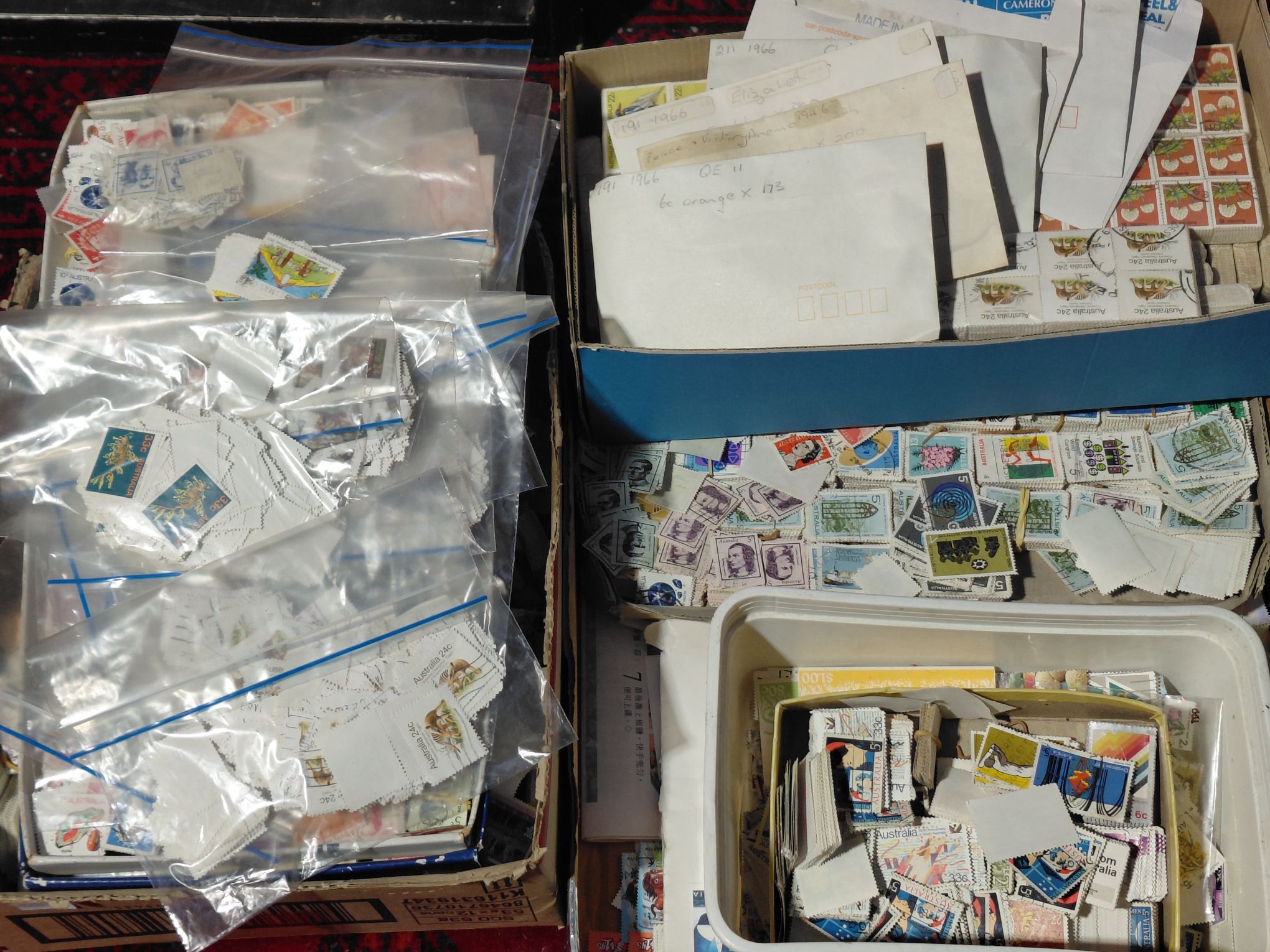586 · STAMPS - AUSTRALIA