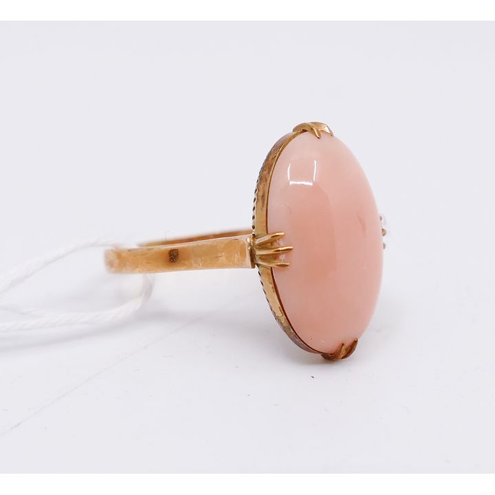 14K Pink Coral Cabochon Ring- Size 9- 4.3g