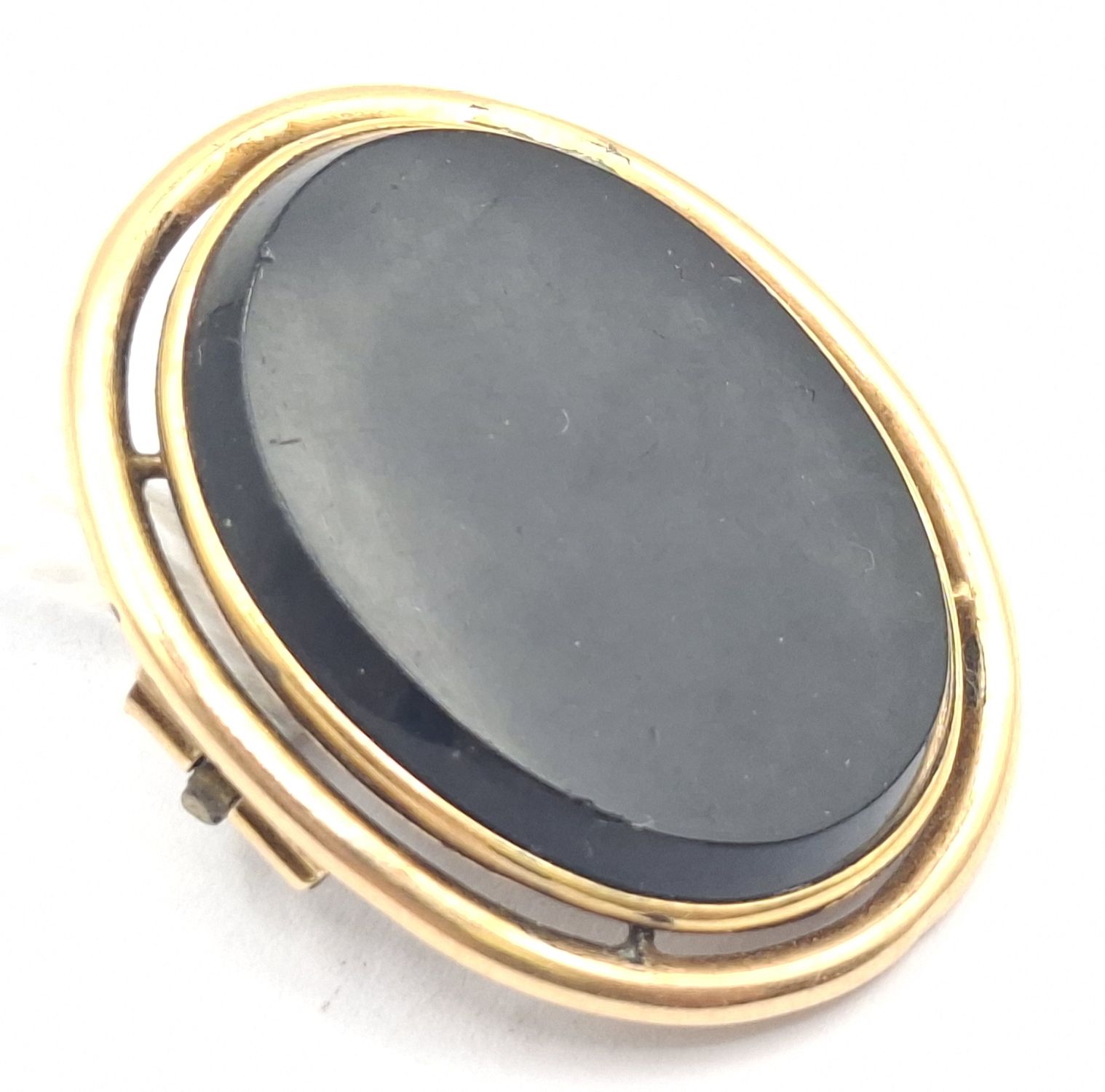 221 · 14CT ANTIQUE MOURNING BROOCH