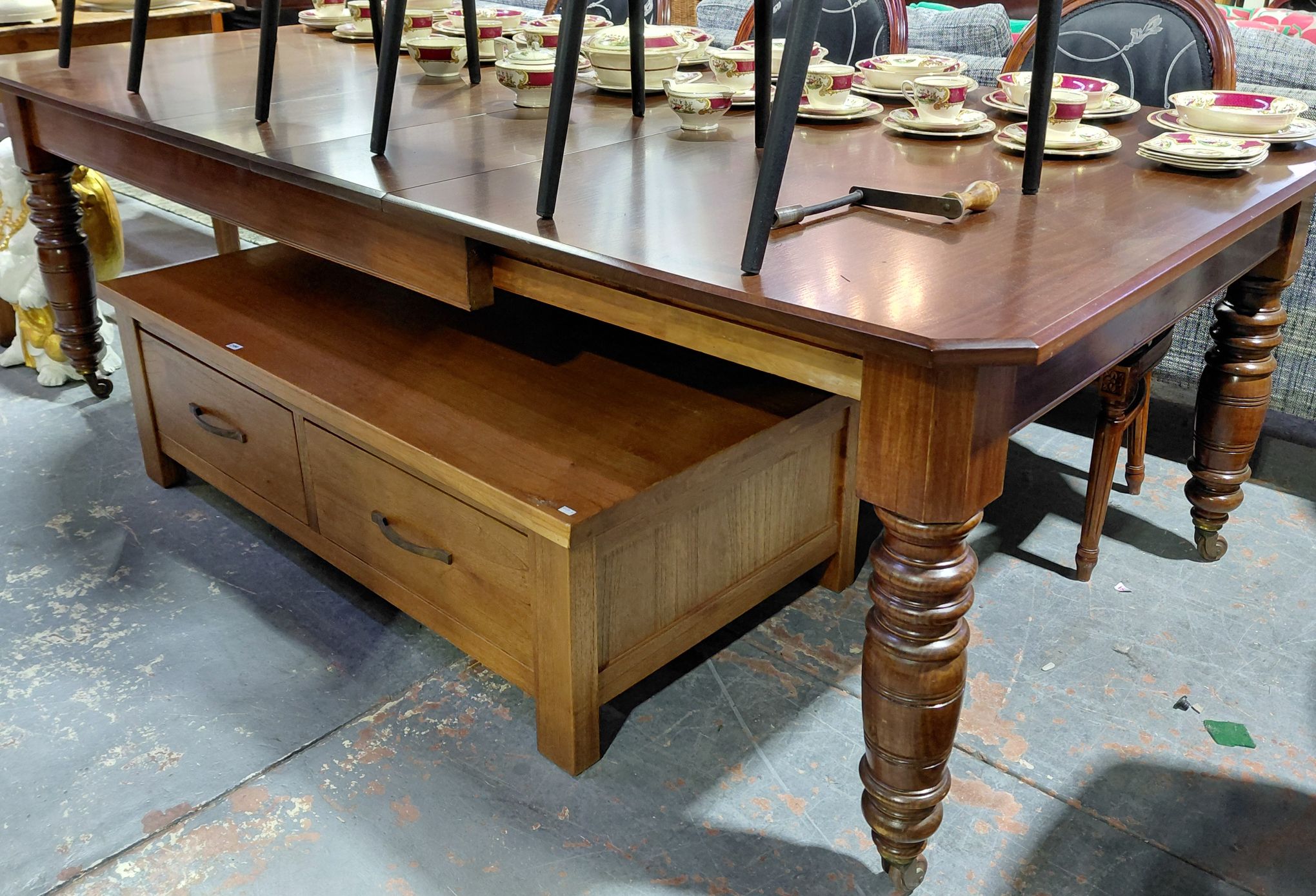 170 · EDWARDIAN PERIOD DINING TABLE