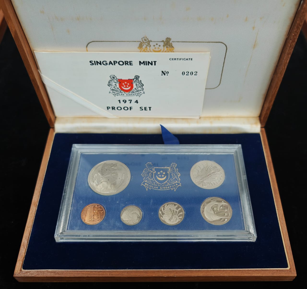 Singapore 1974 Proof Coin Set with wooden Box & Cert 0202