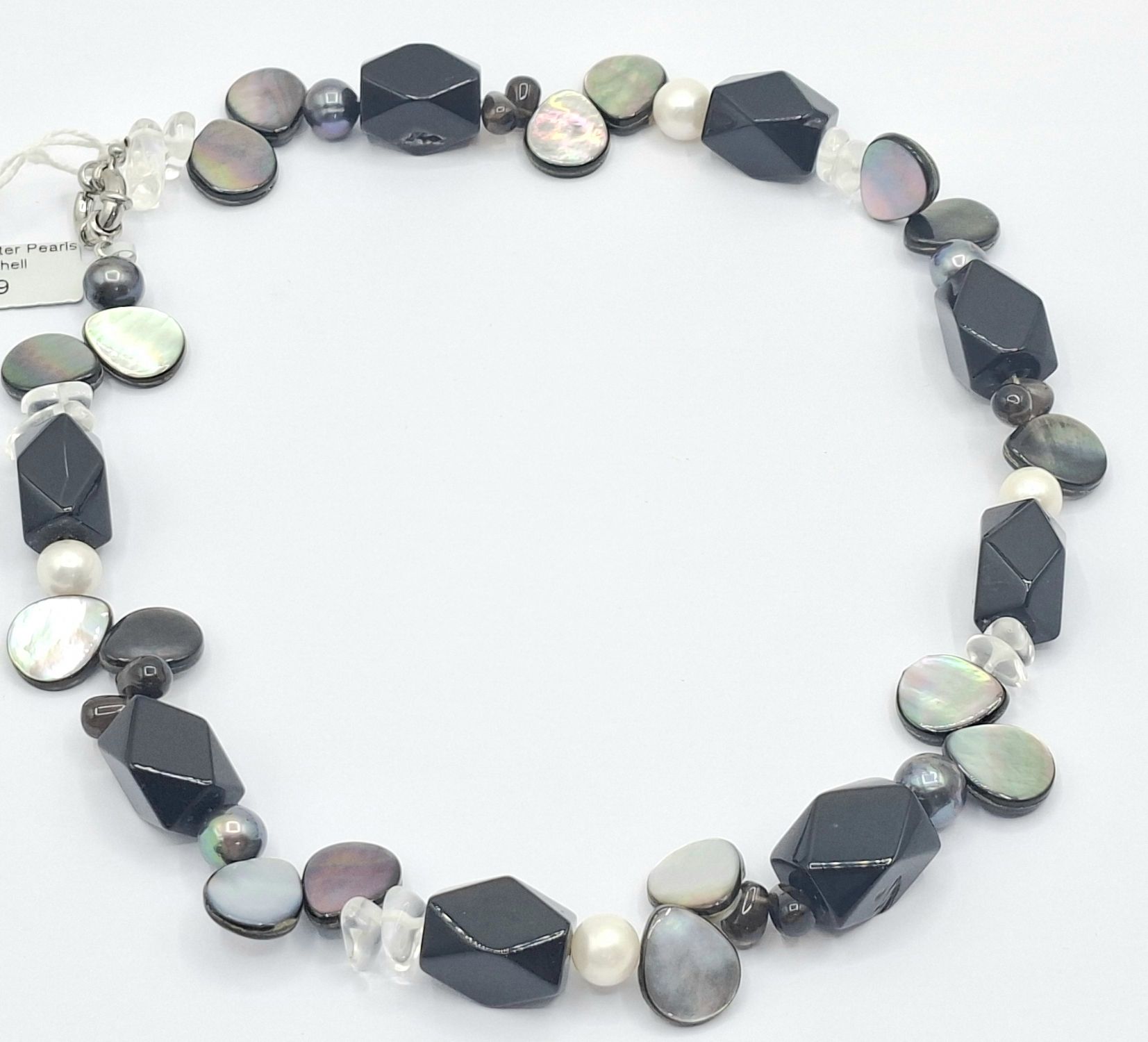 1098 · BEADED NECKLACE