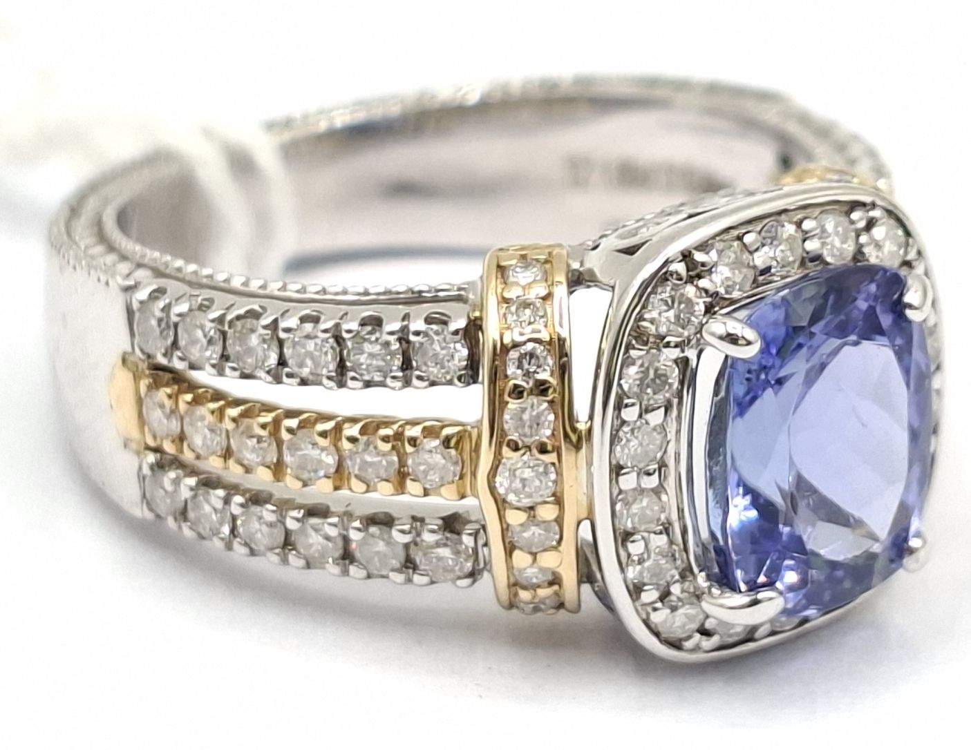268 · 14K WHITE AND YELLOW GOLD RING
