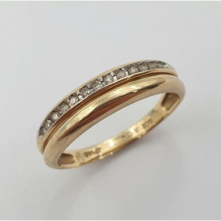 9ct Y/G Diamond Ring
