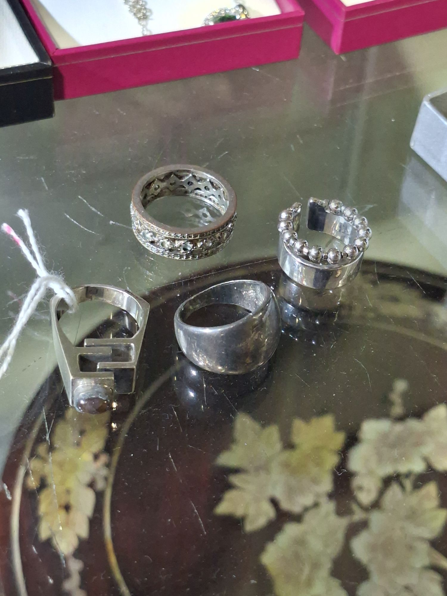 4 Vintage Rings
