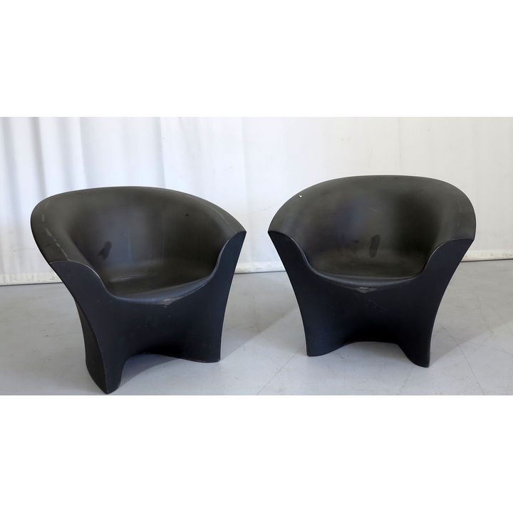 PAIR OF ITALIAN PLUST COLLECTION OHLA POLYETHYLENE PATIO CHAIRS, designer Alberto Brogliato 2008