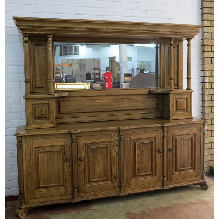 OAK DRESSER
