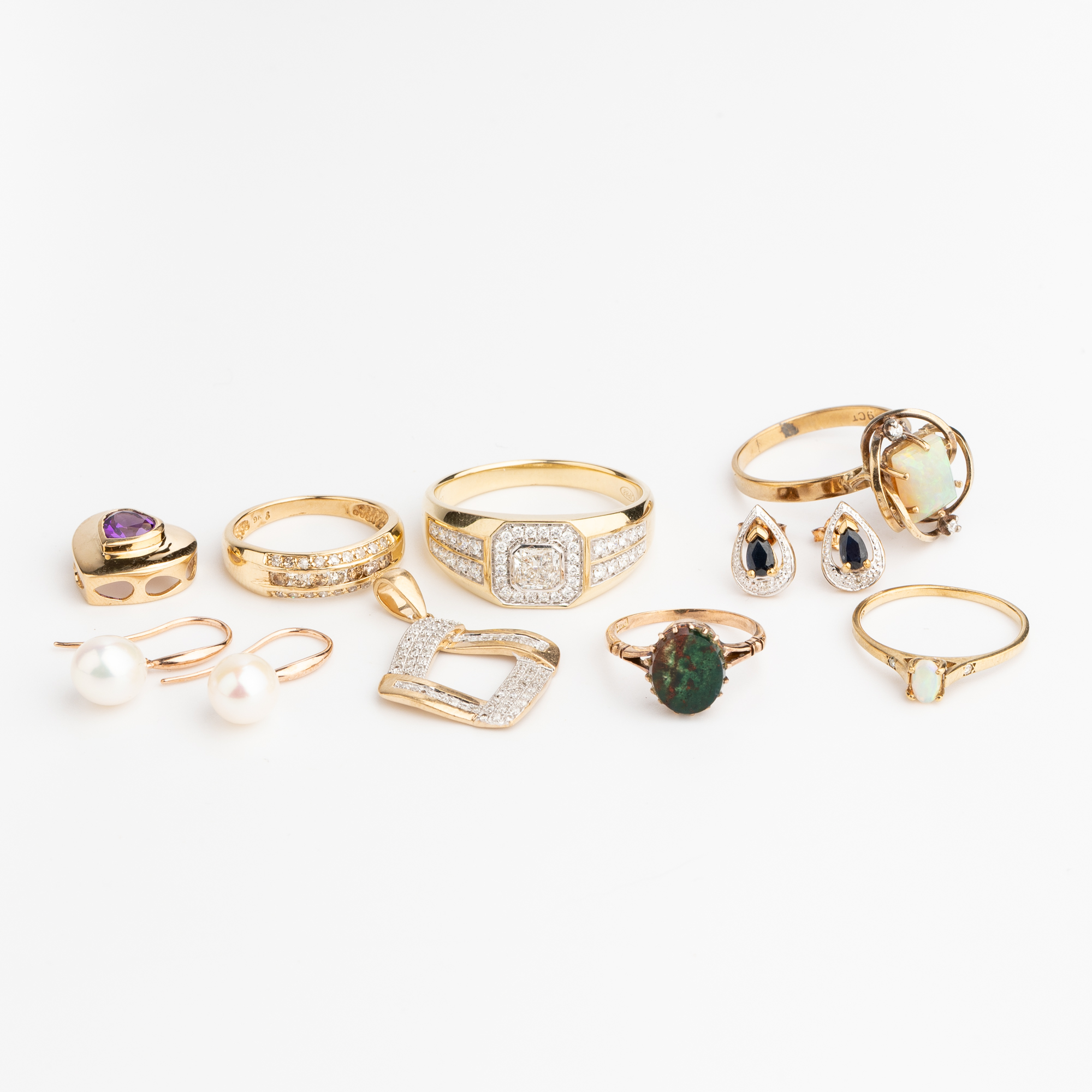 26 · 9x 9ct Gold Diamond & Gemstone Rings