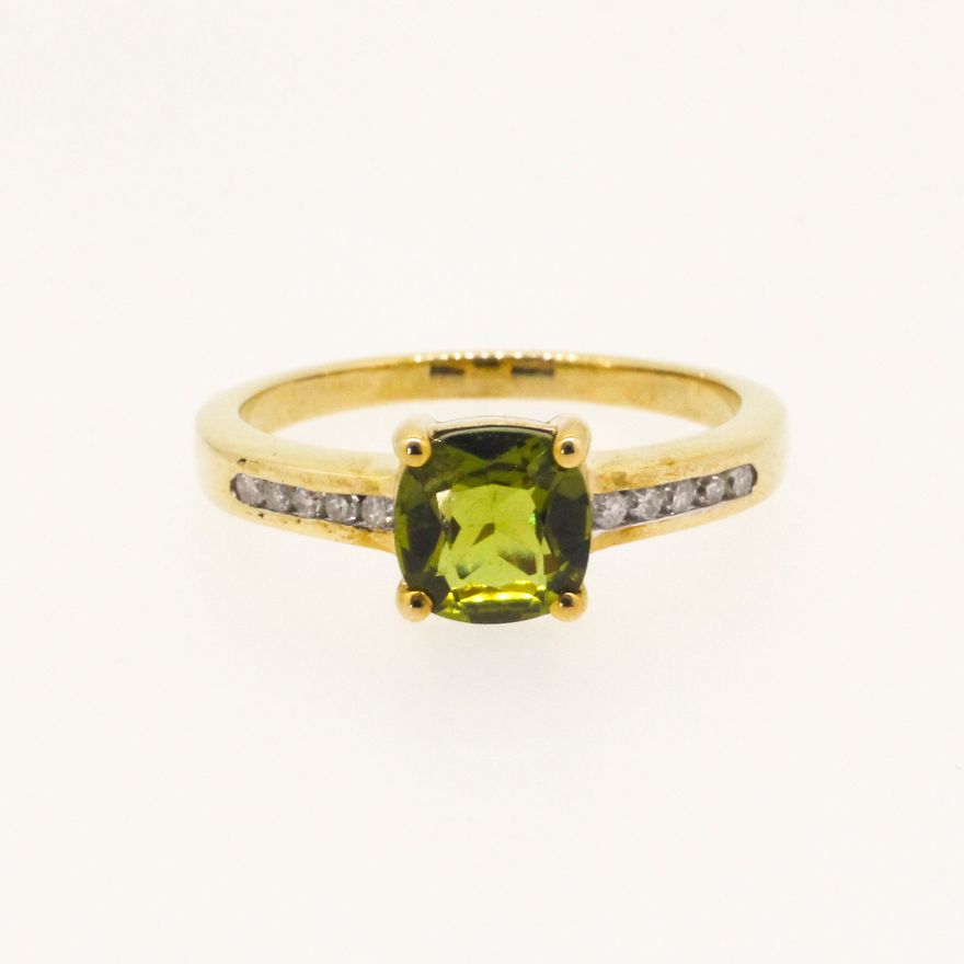 Green Garnet & Diamond  Ring 2.81g