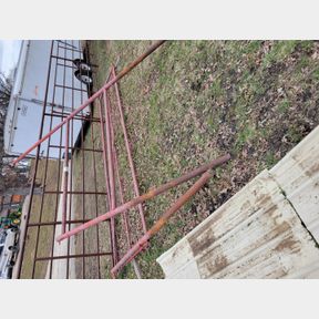 16' Panel gate with end pole support up rights