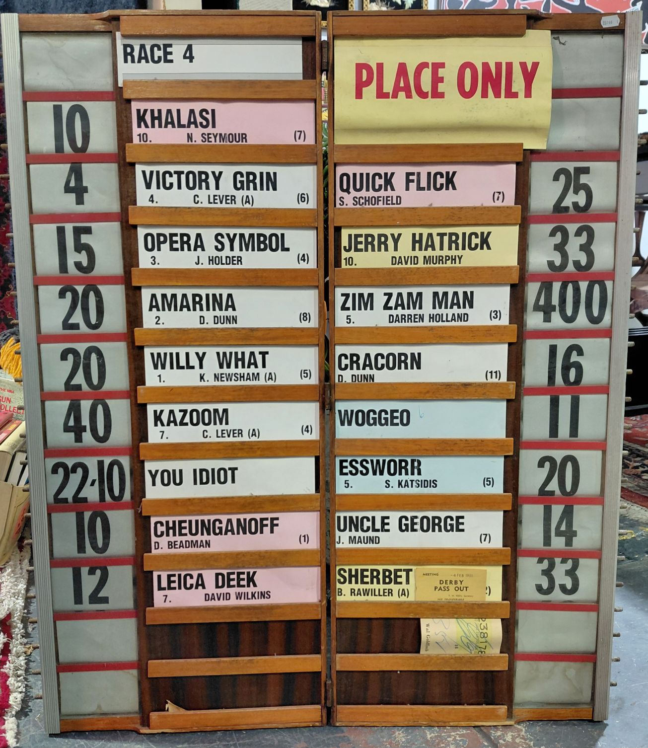 262 · VINTAGE BOOKMAKERS BOARD