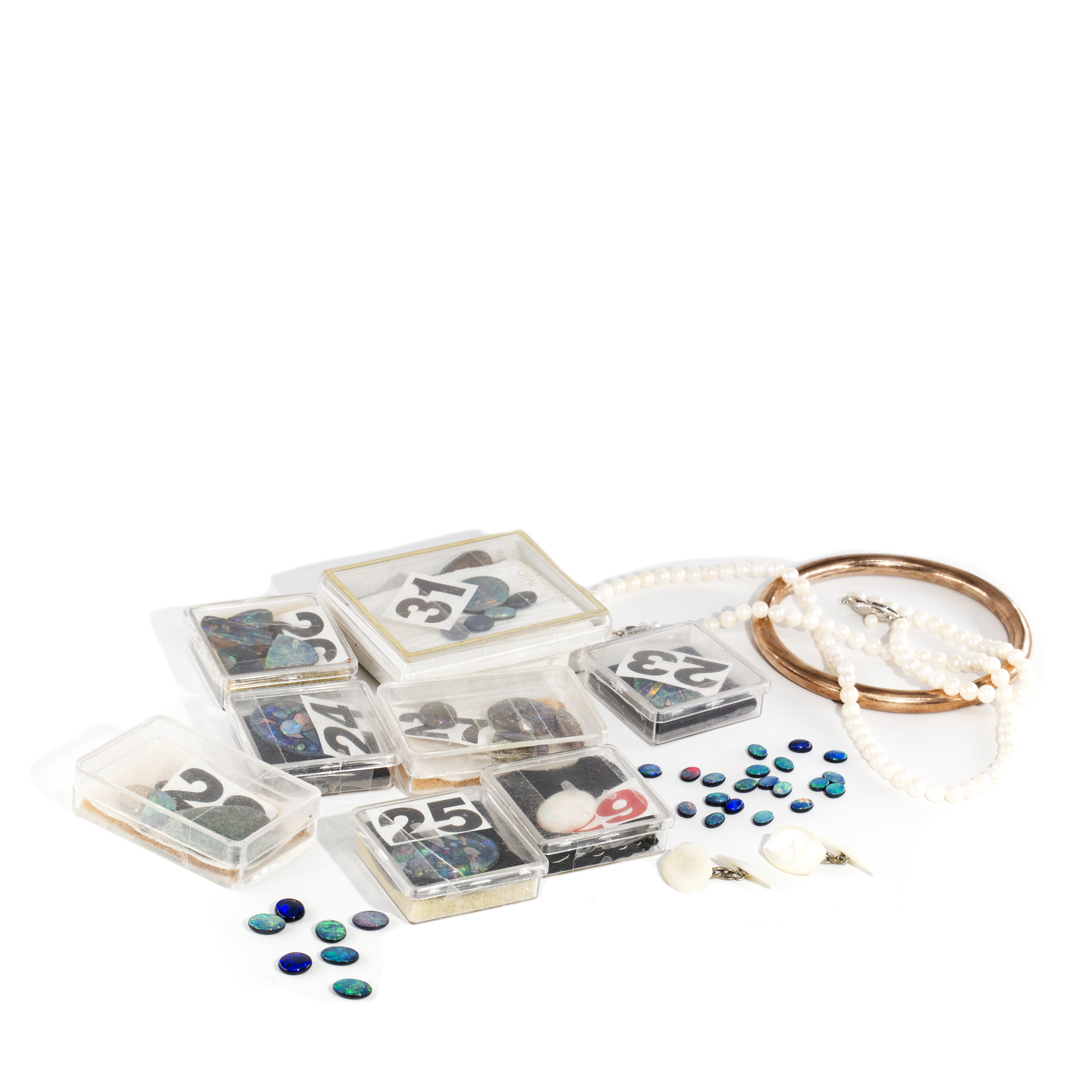 90 · Lot of Loose Gems & Jewellery