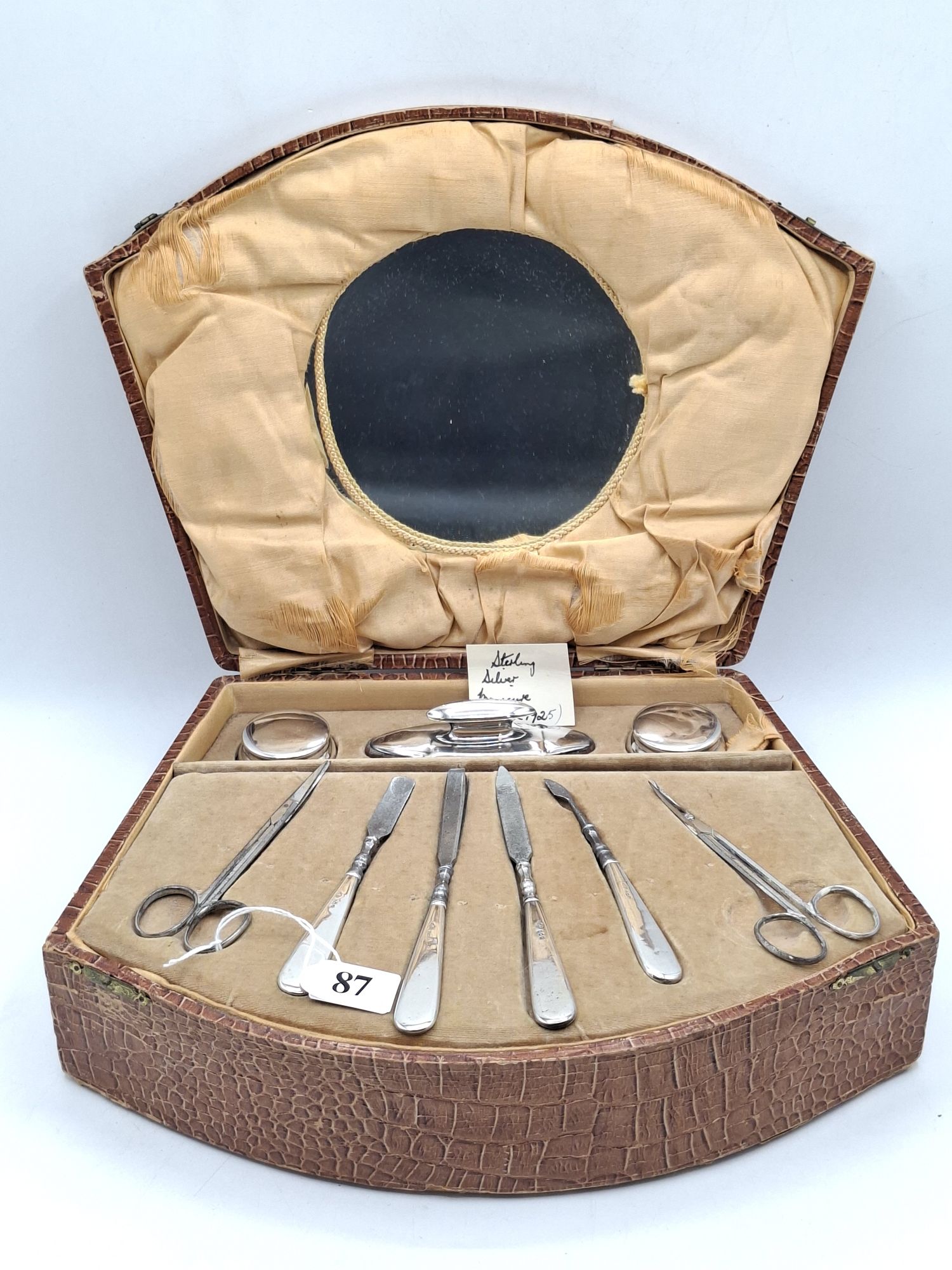 87 · ART DECO MANICURE SET