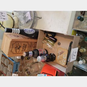Canada Dry and Schlitz salt and peppers, other beer items
