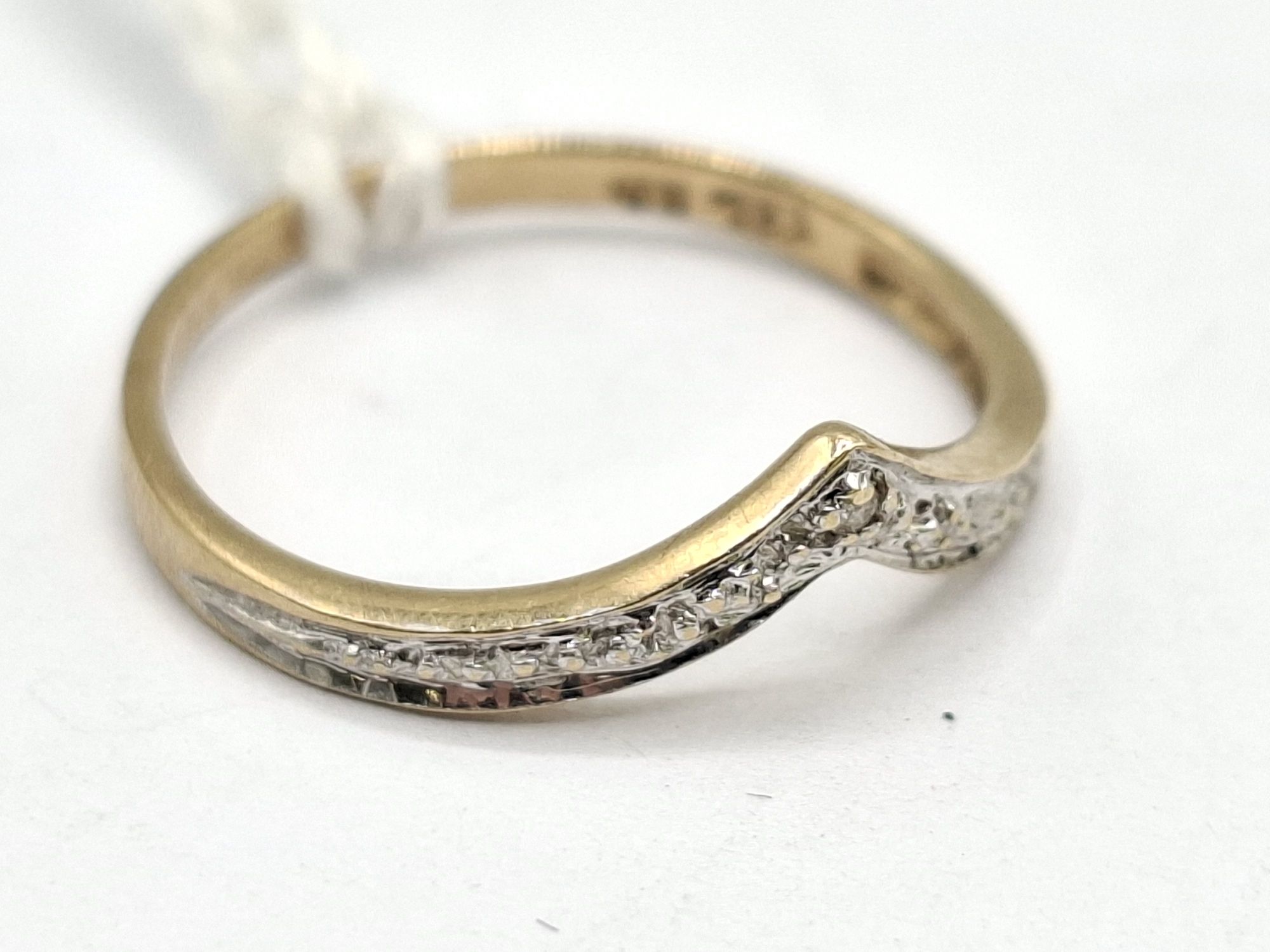 9ct Diamond Chip Dress Ring