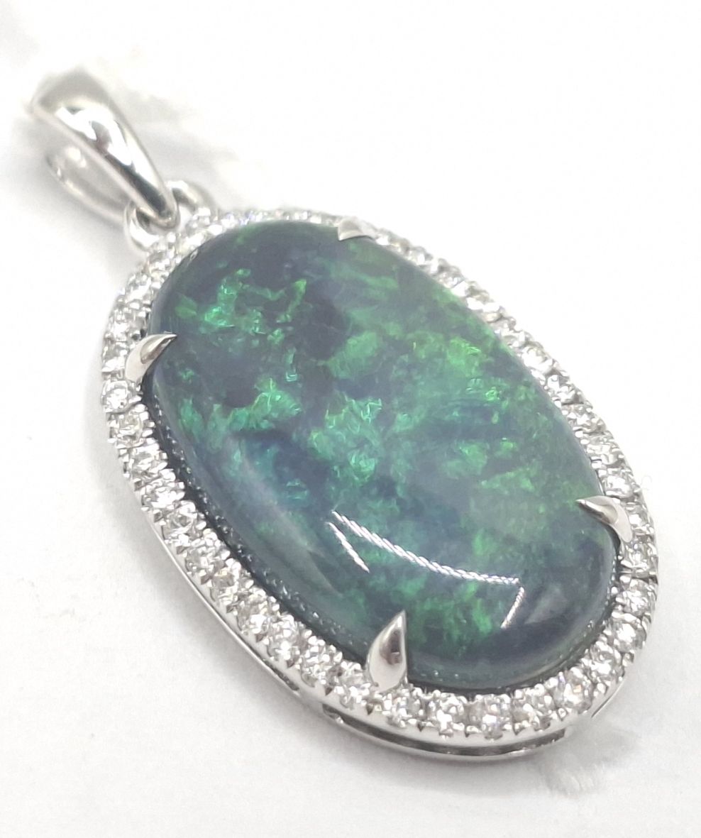 9ct Gold Halo Pendant