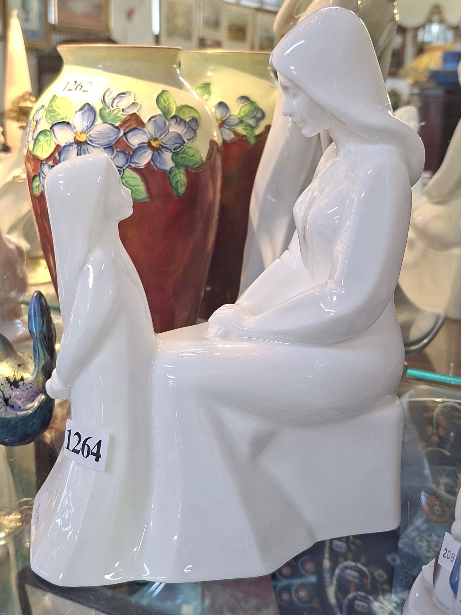 1264 · MOTHER AND DAUGHTER