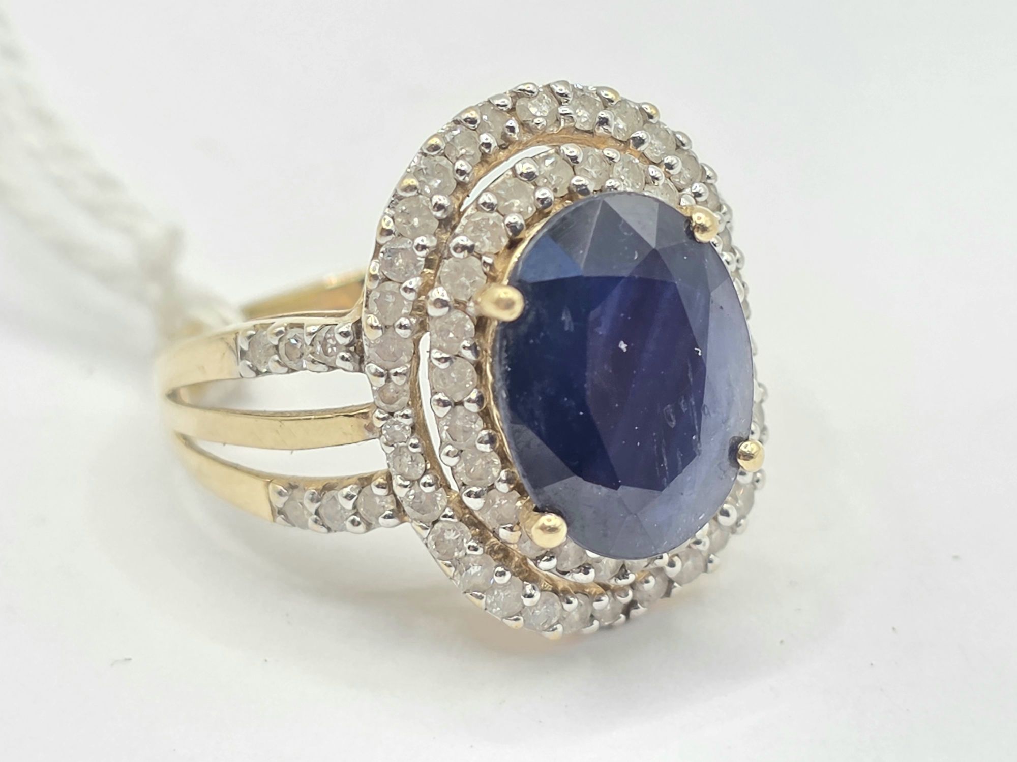 245 · 14CT GOLD SAPPHIRE DIAMOND RING