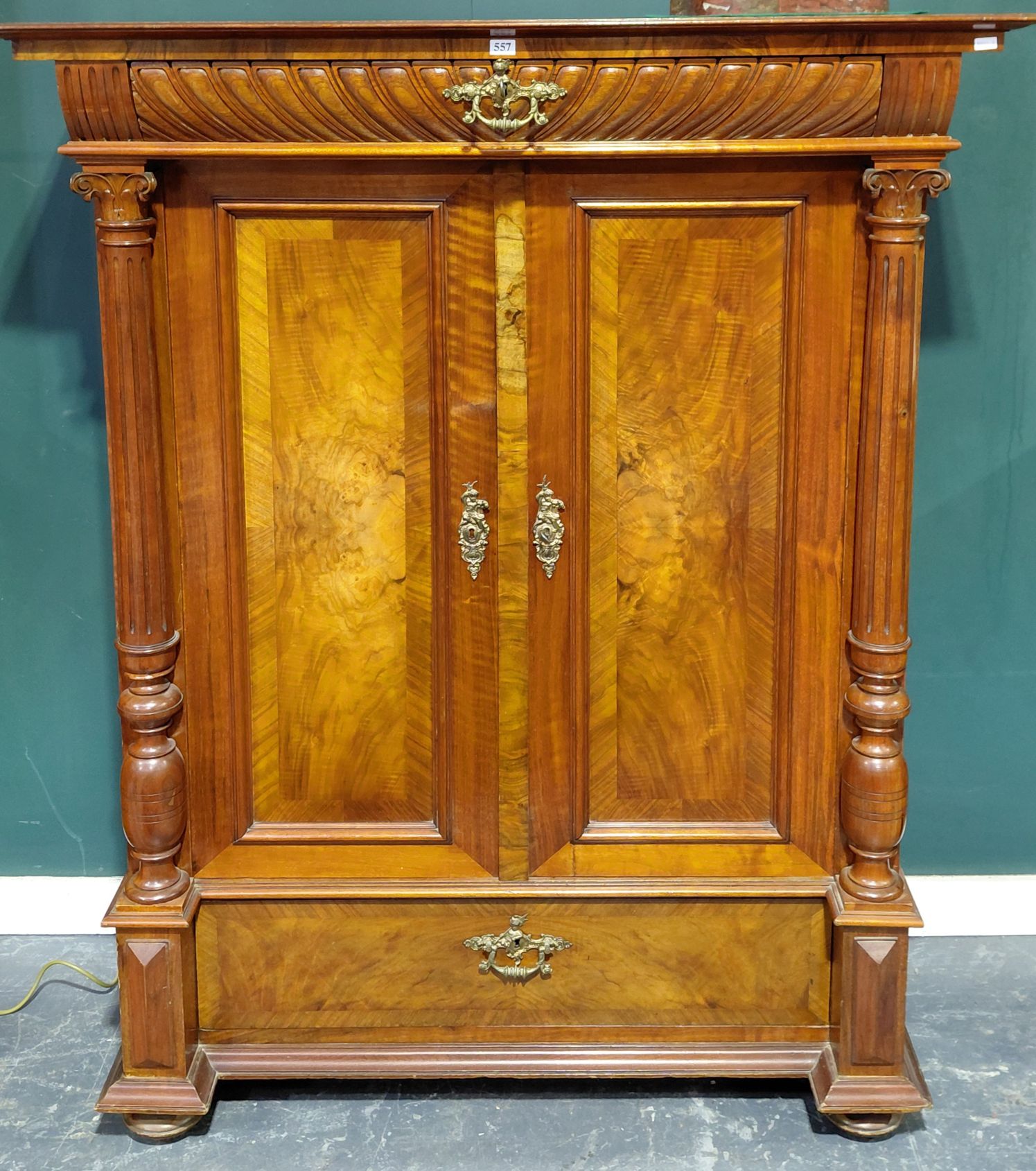 557 · 19TH C. CONTINENTAL CABINET