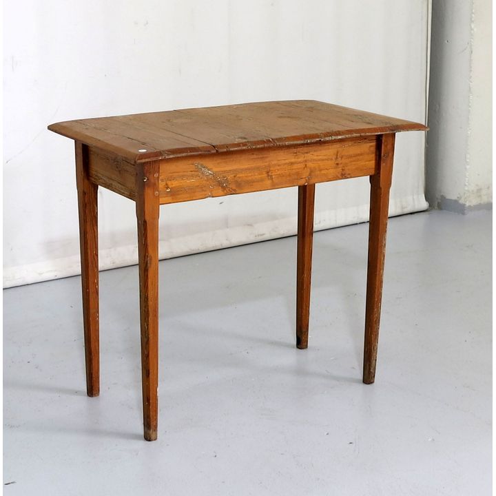 PINE SIDE TABLE