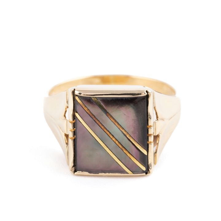 Mother Of Pearl Signet Ring 9ct