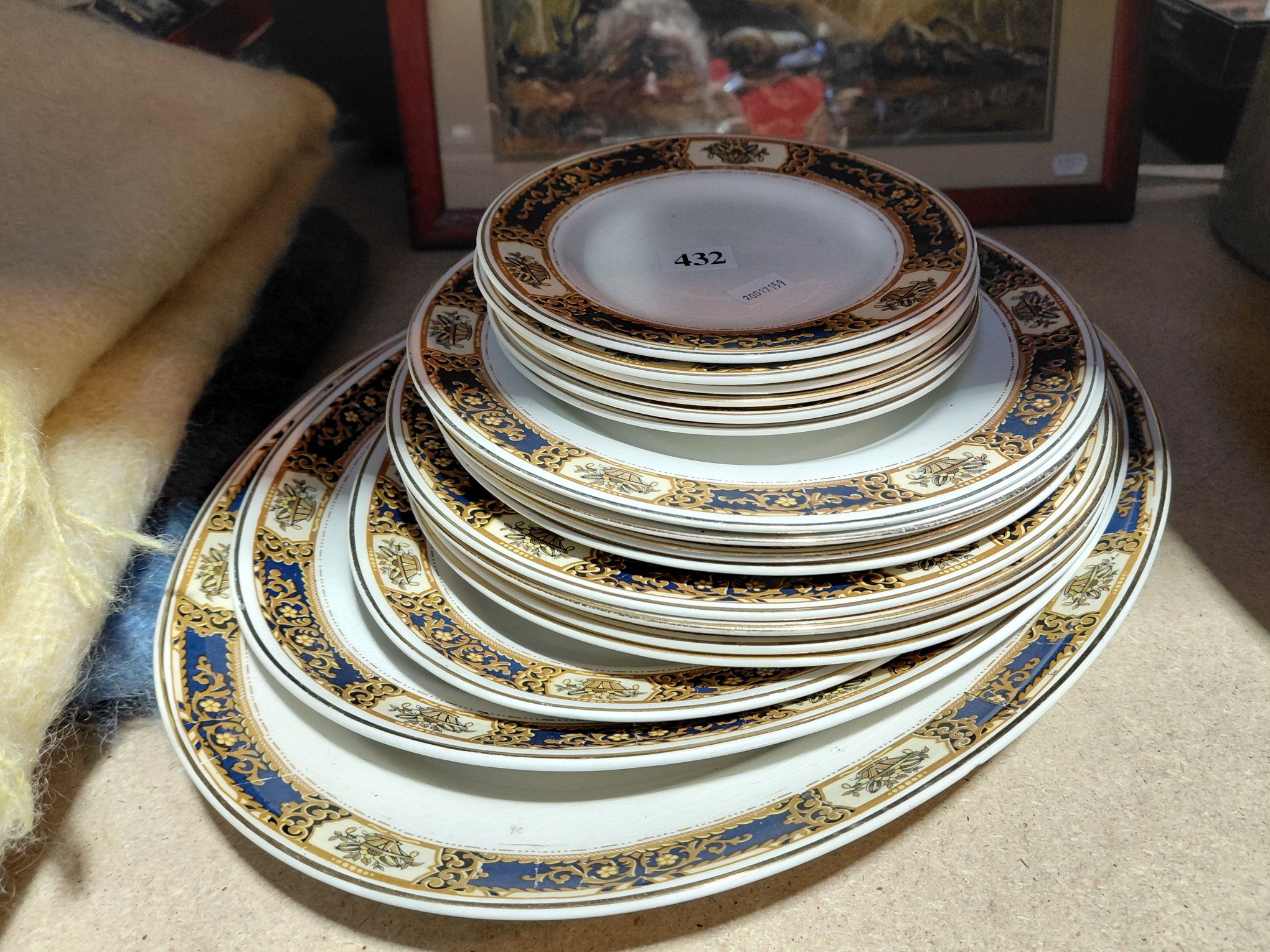 432 · EMPIRE PART DINNER SET