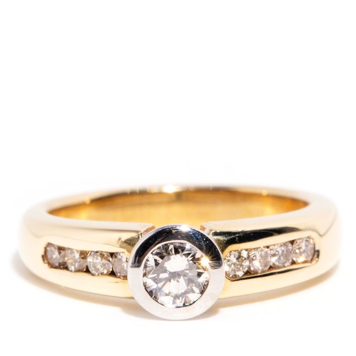 18 Carat Gold Diamond Ring,