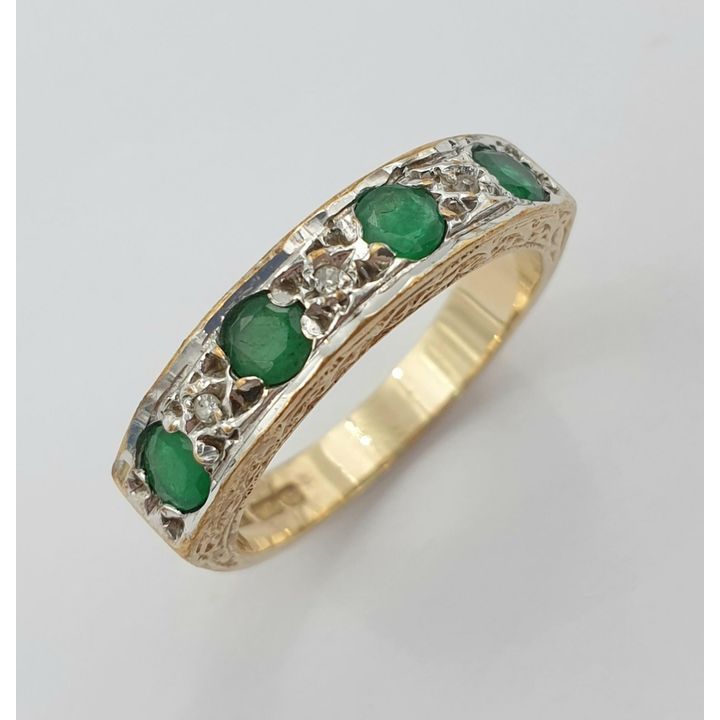 9ct Y/G Emerald & Diamond Ring