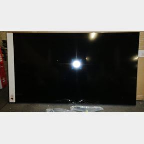Samsung 70" AU7000 UHD Crystal Processor 4K Smart TV-SCREEN CRACKED, NO CABLES, SCREWS,REMOTE & USER MANUAL-51484/133