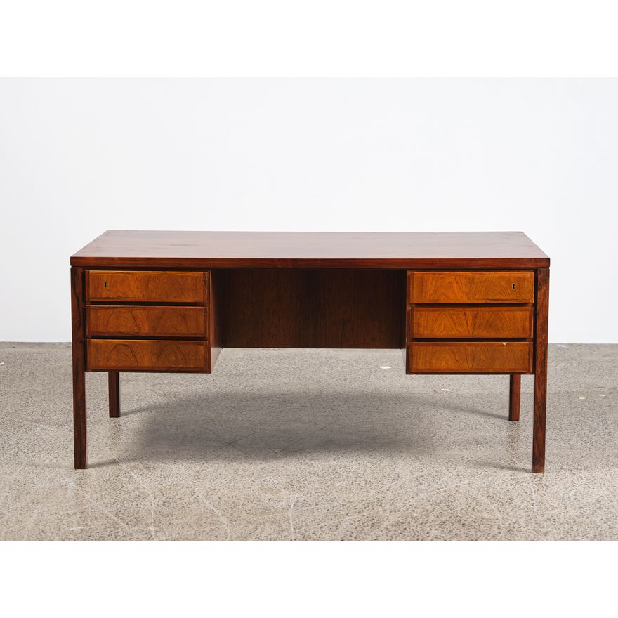 Gunni Omann for Omann Jun Mobelfabrik - A superb freestanding rosewood ‘Model 77’ desk