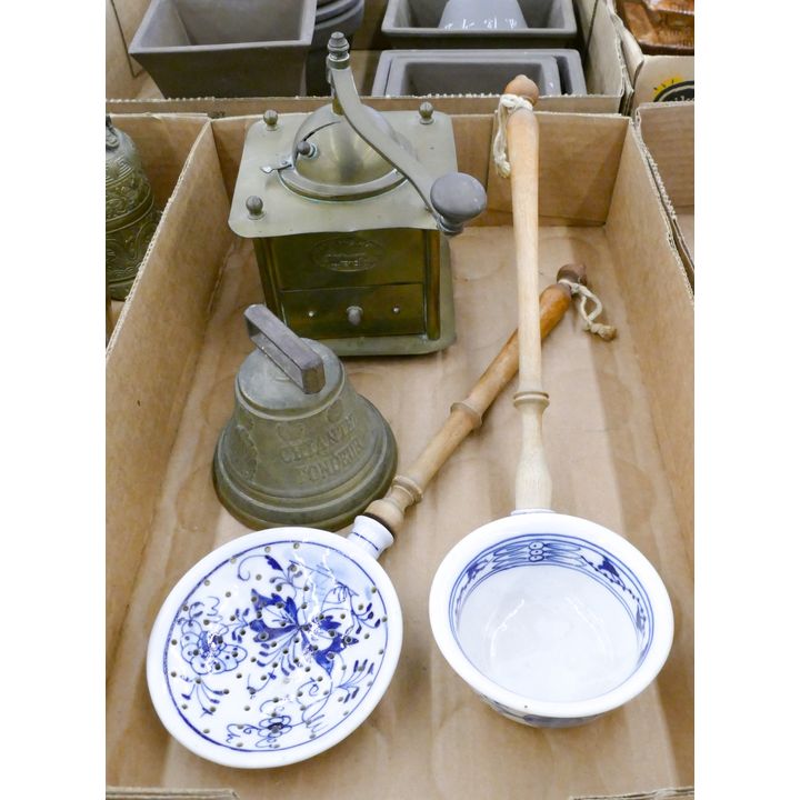 Box Old Coffee Grinder & Kitchenware