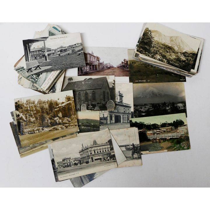 POSTCARDS - NEW ZEALAND SCENES