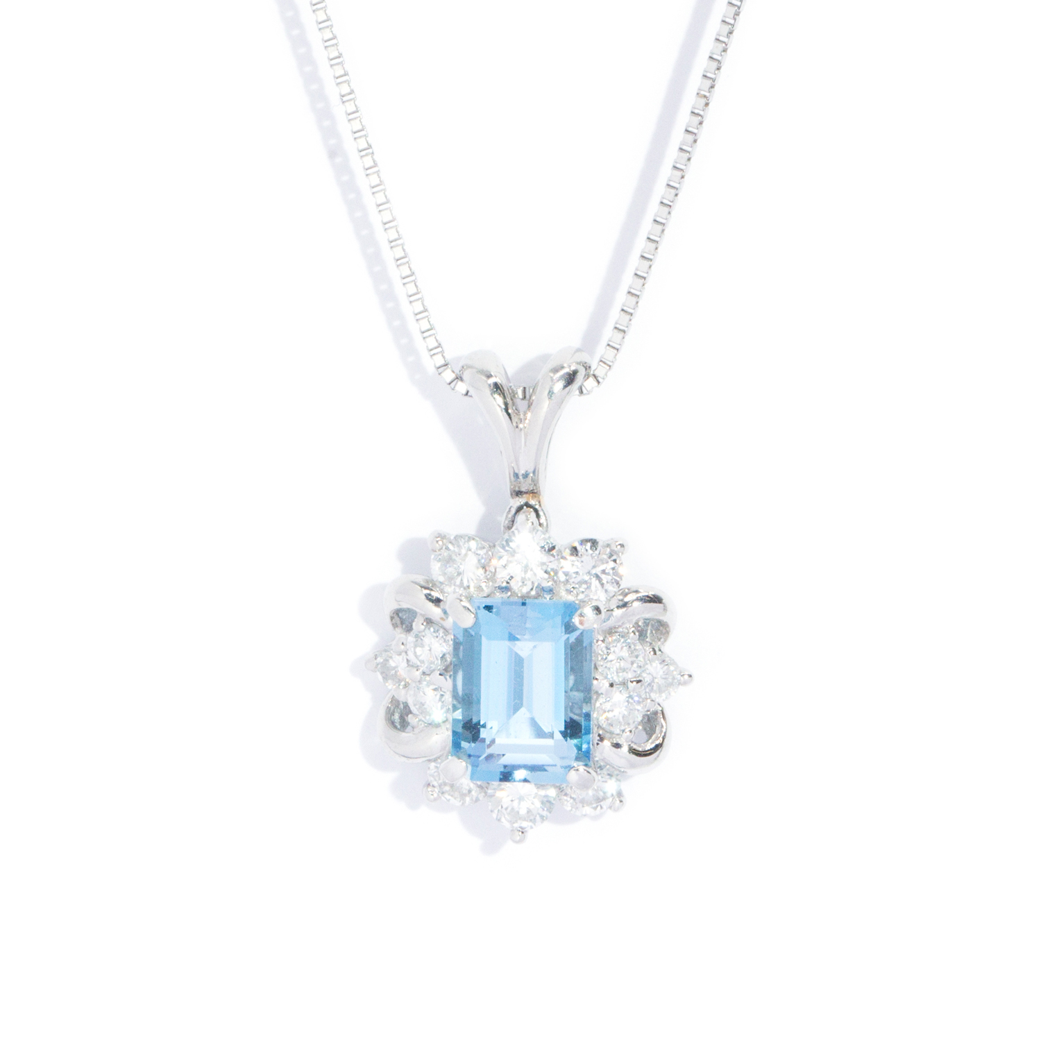 1.48 Carat Aquamarine & Diamond Pendant & Chain