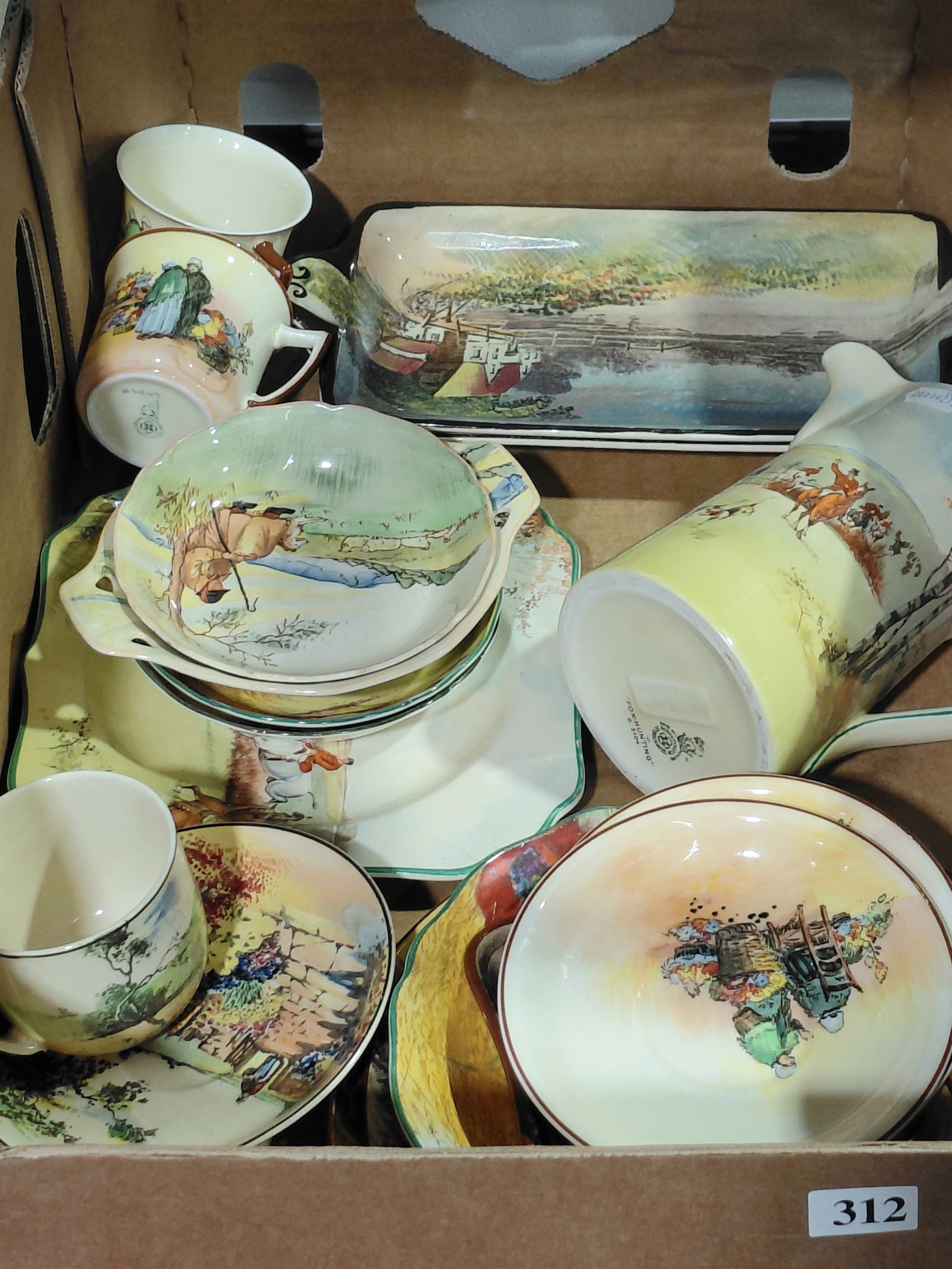 312 · 18 PIECES OF VINTAGE ROYAL DOULTON
