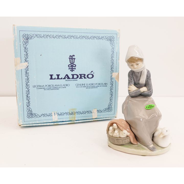Lladro 1267 Girl with Geese Porcelain Figurine with Box