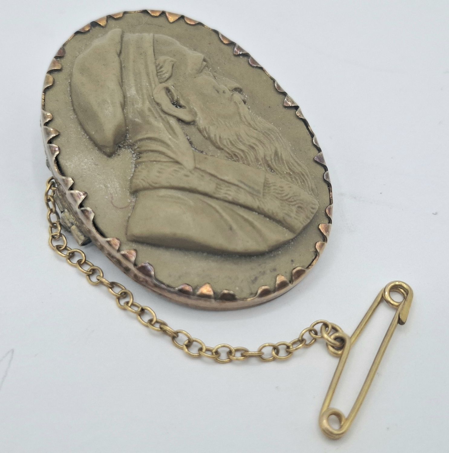 210 · VICTORIAN LAVA CAMEO BROOCH