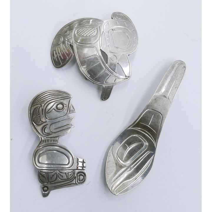 Box 3pc Northwest Coast Silver Small Jewelry 1.5'' to 2'' - Signed. Spoon pendant