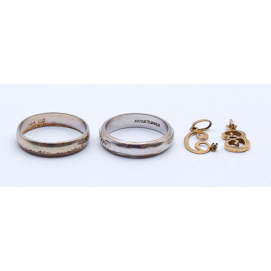 Box 14k Band Rings and Pendants - 4.3 Grams TW