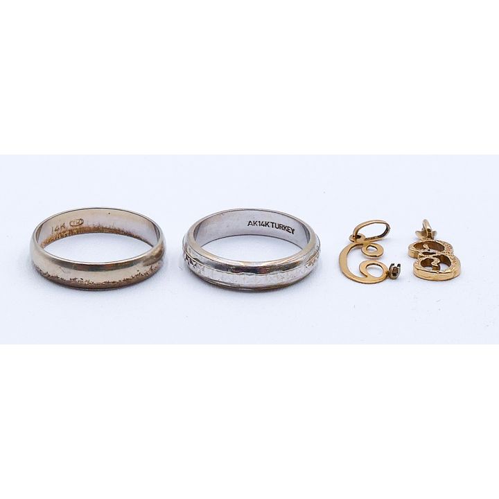 Box 14k Band Rings and Pendants - 4.3 Grams TW